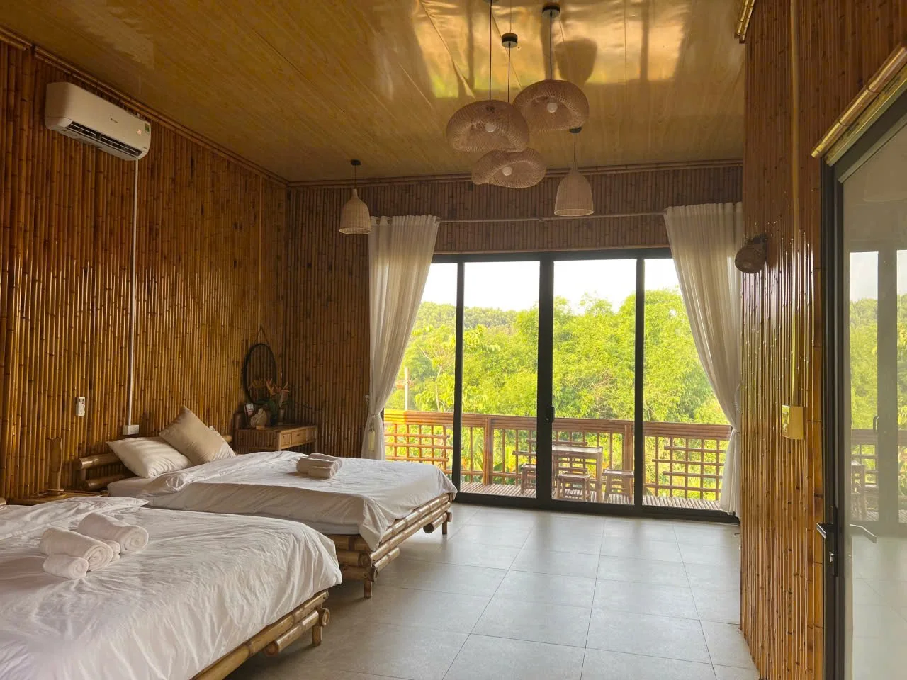 Bungalow Quad Lake View
